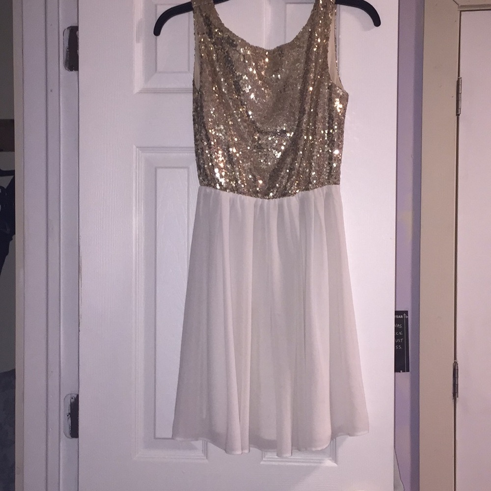 ✨2 for $25✨ Gold dress w/ flowy white bottom